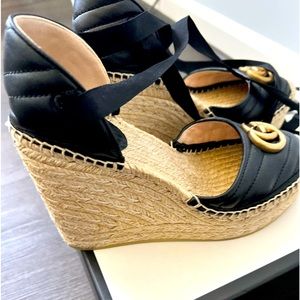 Gucci leather espadrilles (like new)